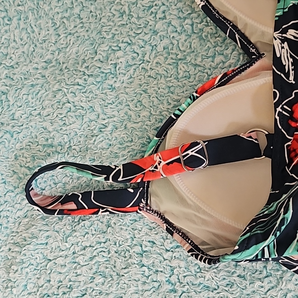 🎉HPx3🎉 Floral One-piece Swimsuit - Picture 3 of 8
